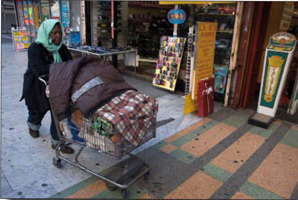 Half of Skid Row?¢‚Ç¨‚Ñ¢s 17,000 residents live below the poverty line. Photo: Dave Blumenkrantz ?Ç¬© 2008