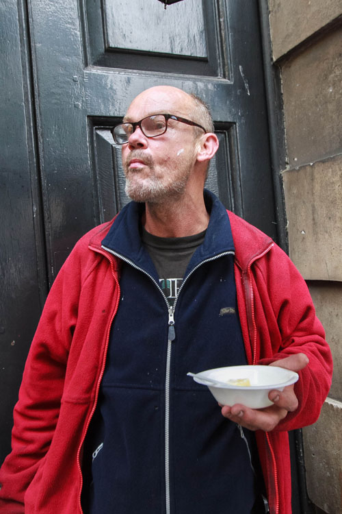 Stuart at a soup run. © Eddie Ngugi for <i>the Pavement</i>