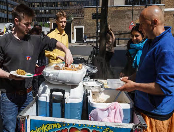 ?Healthy soups ans stews are served at Amurt's street café. © Eddie Ngugi for The Pavement